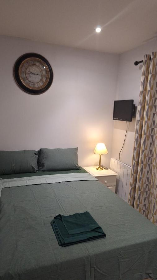 Deluxe Single Room Only For One Adult Northolt  Exterior foto